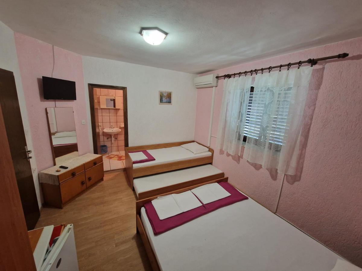 Rooms Anita Sibinj Сибин Кръмпотски Екстериор снимка