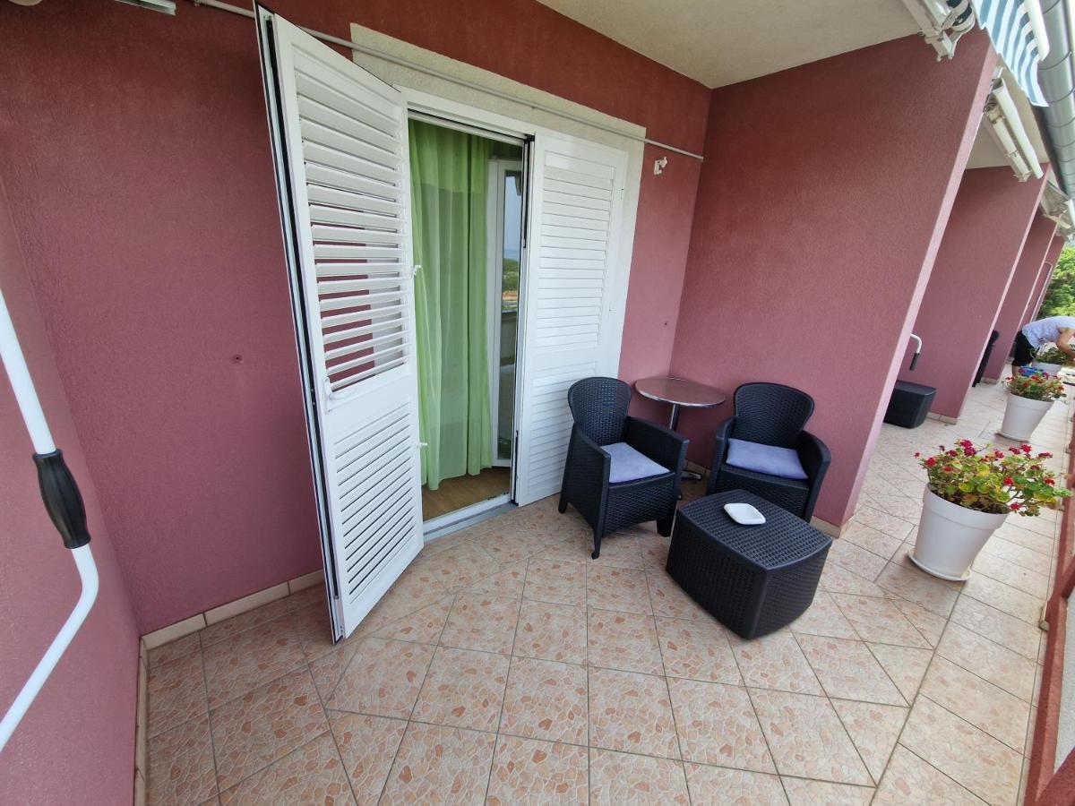 Rooms Anita Sibinj Сибин Кръмпотски Екстериор снимка