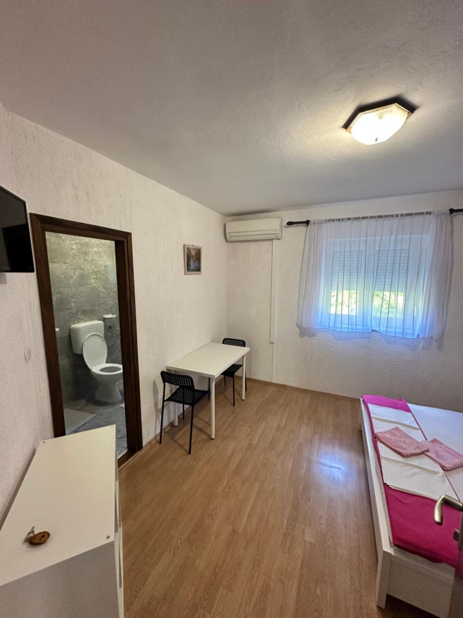 Rooms Anita Sibinj Сибин Кръмпотски Екстериор снимка