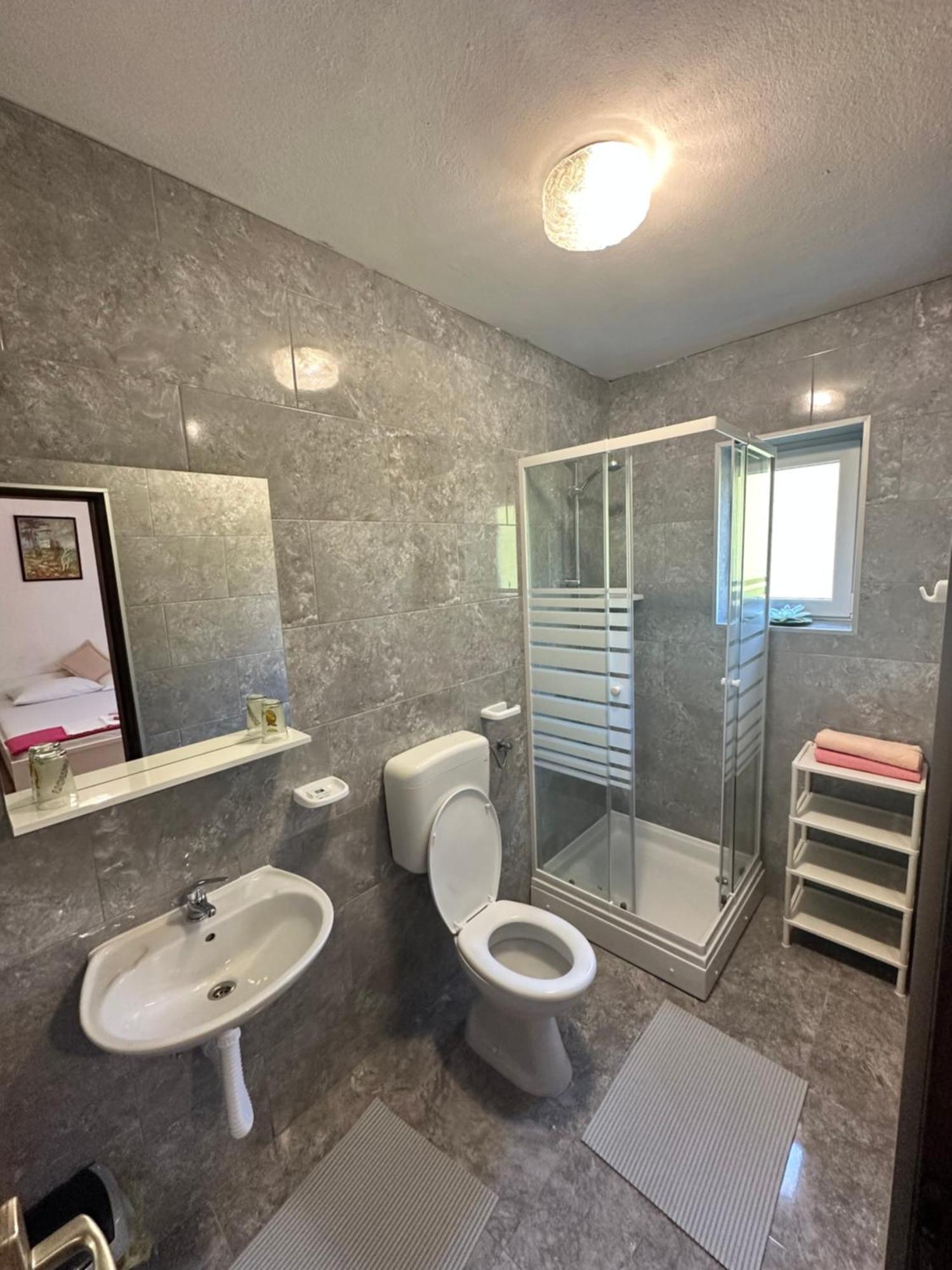 Rooms Anita Sibinj Сибин Кръмпотски Екстериор снимка