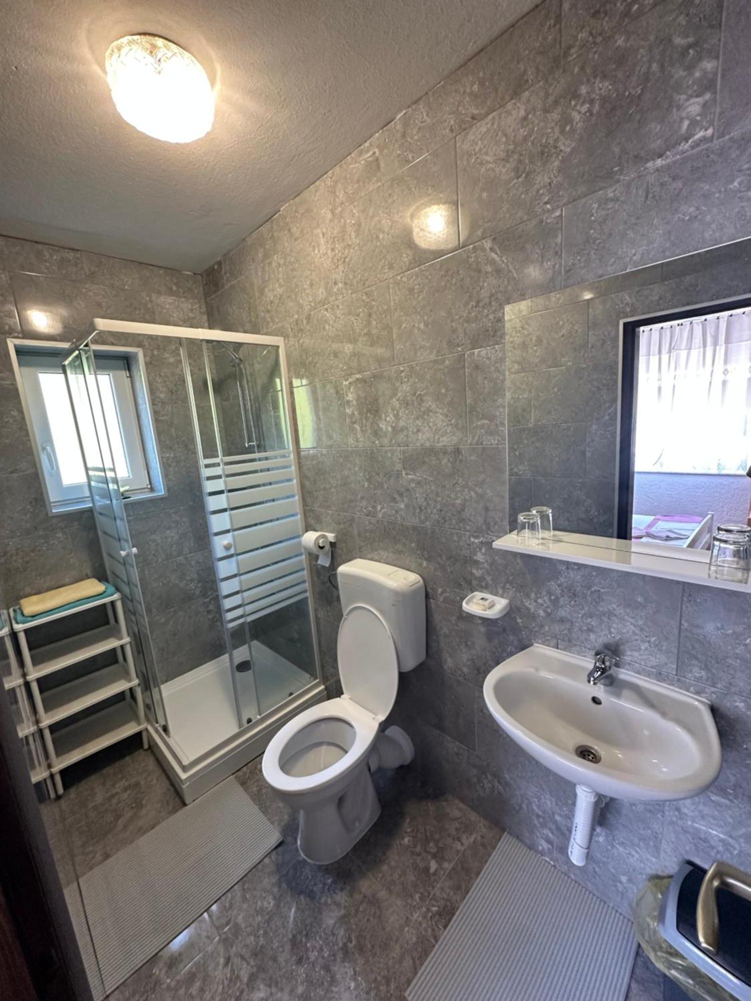 Rooms Anita Sibinj Сибин Кръмпотски Екстериор снимка